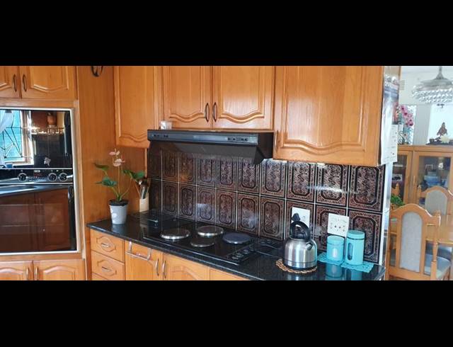 3 BEDROOM HOUSE FOR SALE IN CRAIGIEBURN